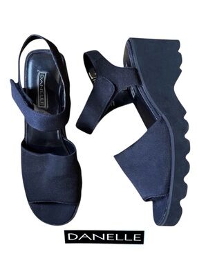 Danelle Platform Slingback Sandals. Hook & Loop Closure. Navy, Sz 9. Pristine!